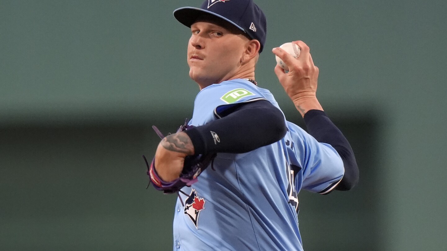 blue-jays-pitcher-bowden-francis-has-no-hitter-through-7-innings-against-the-mets