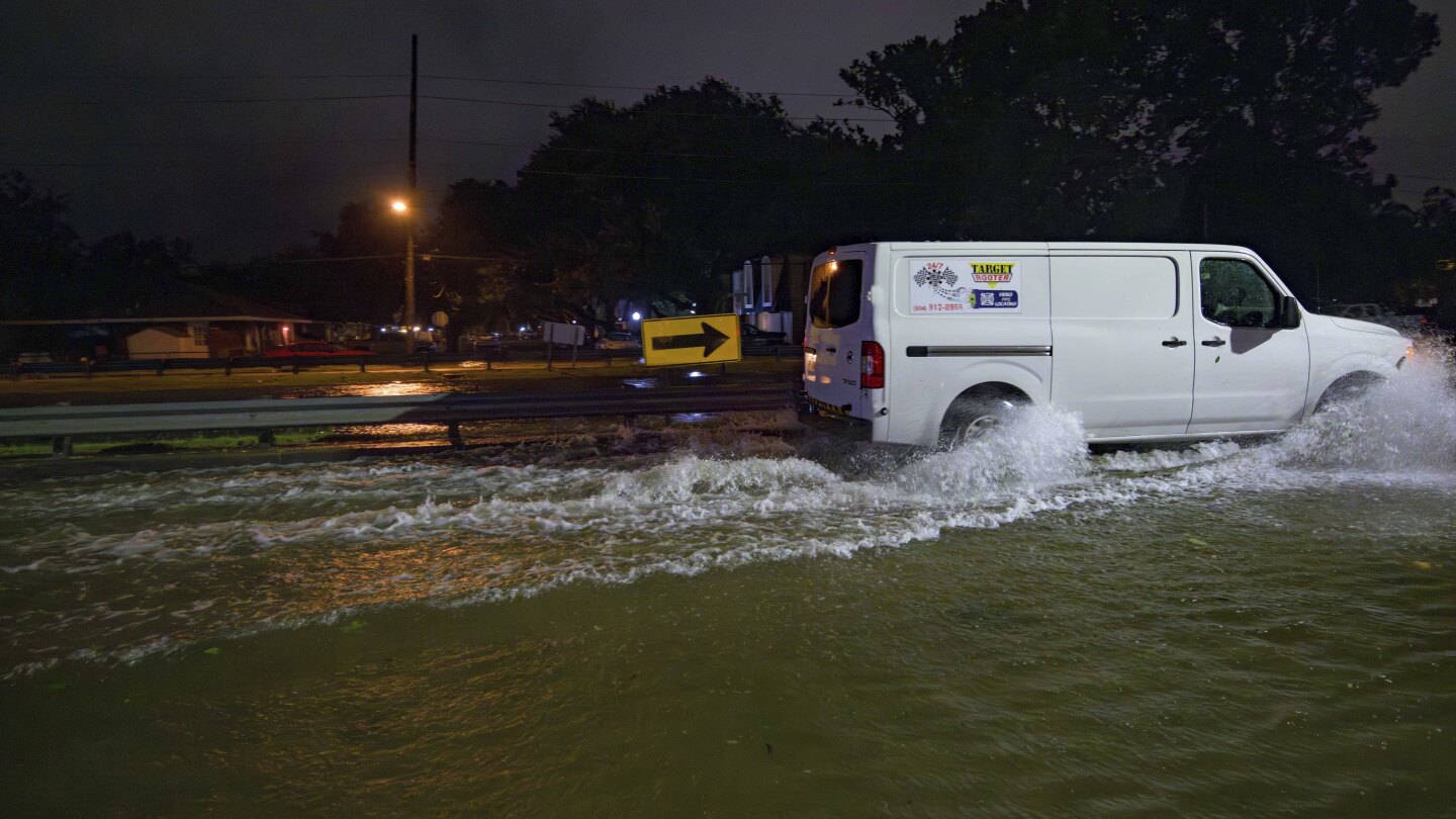 francine-weakens-moving-inland-from-gulf-coast-after-hurricane-winds-cause-blackouts