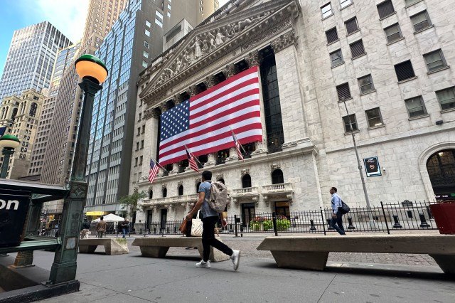 stock-market-today:-wall-street-nears-records-as-it-closes-a-big-week
