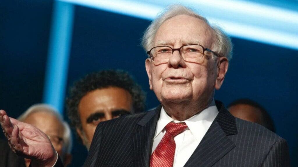 expert-says-warren-buffett’s-top-executive-ajit-jain-sold-berkshire-hathaway-stake-because-‘the-stock-was-fully-pricing-the-business’