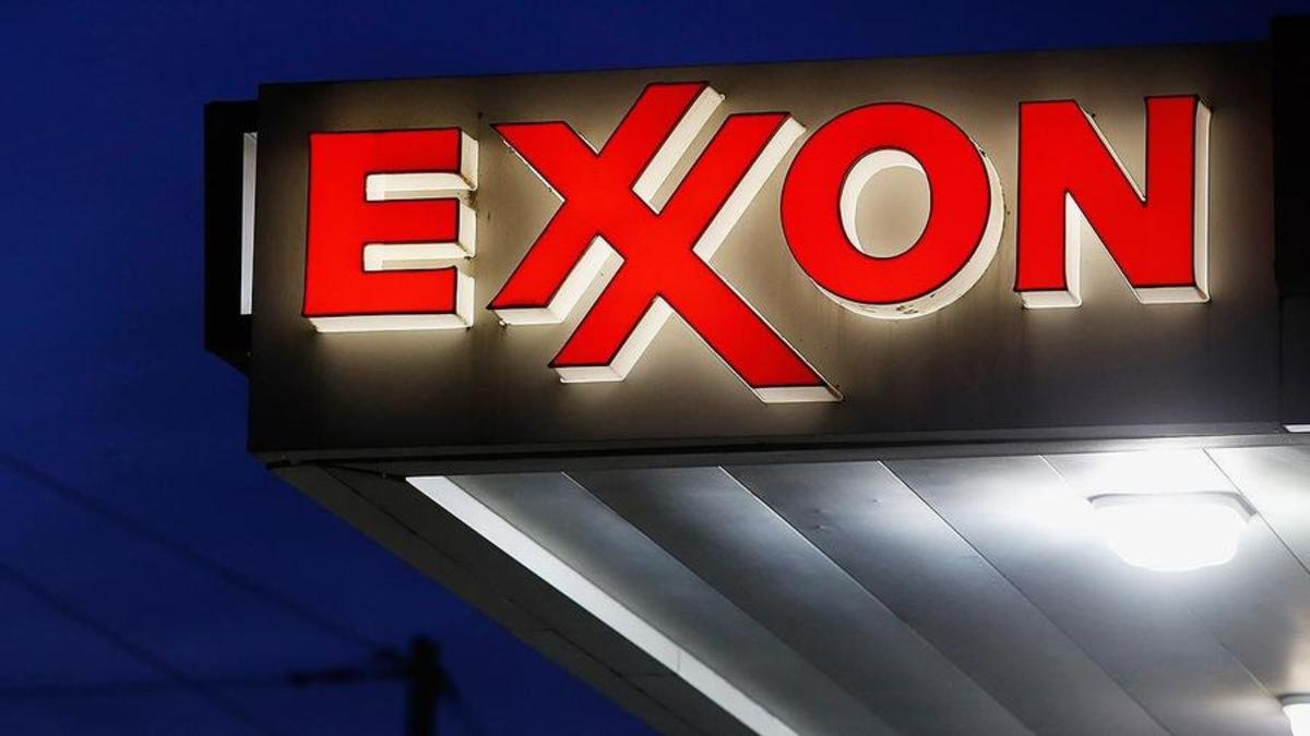 analysts-unveil-exxonmobil-stock-price-target-after-oil-price-collapse