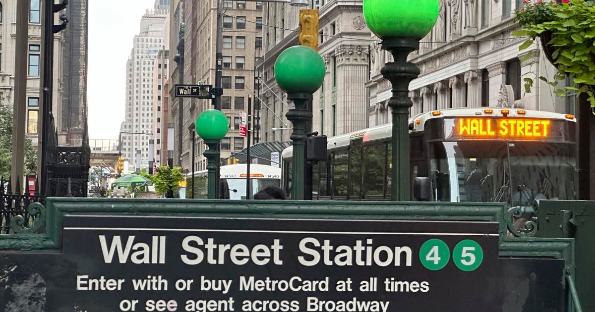 stock-market-today:-wall-street-inches-lower-in-premarket-friday-as-rate-cut-fueled-rally-fades