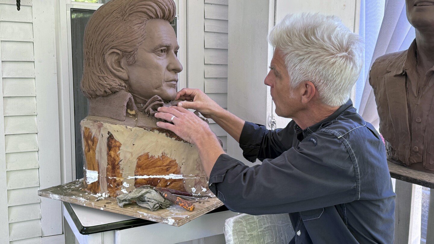 hello,-i’m-johnny-cash’s-statue:-a-monument-to-the-singer-is-unveiled-at-the-us-capitol