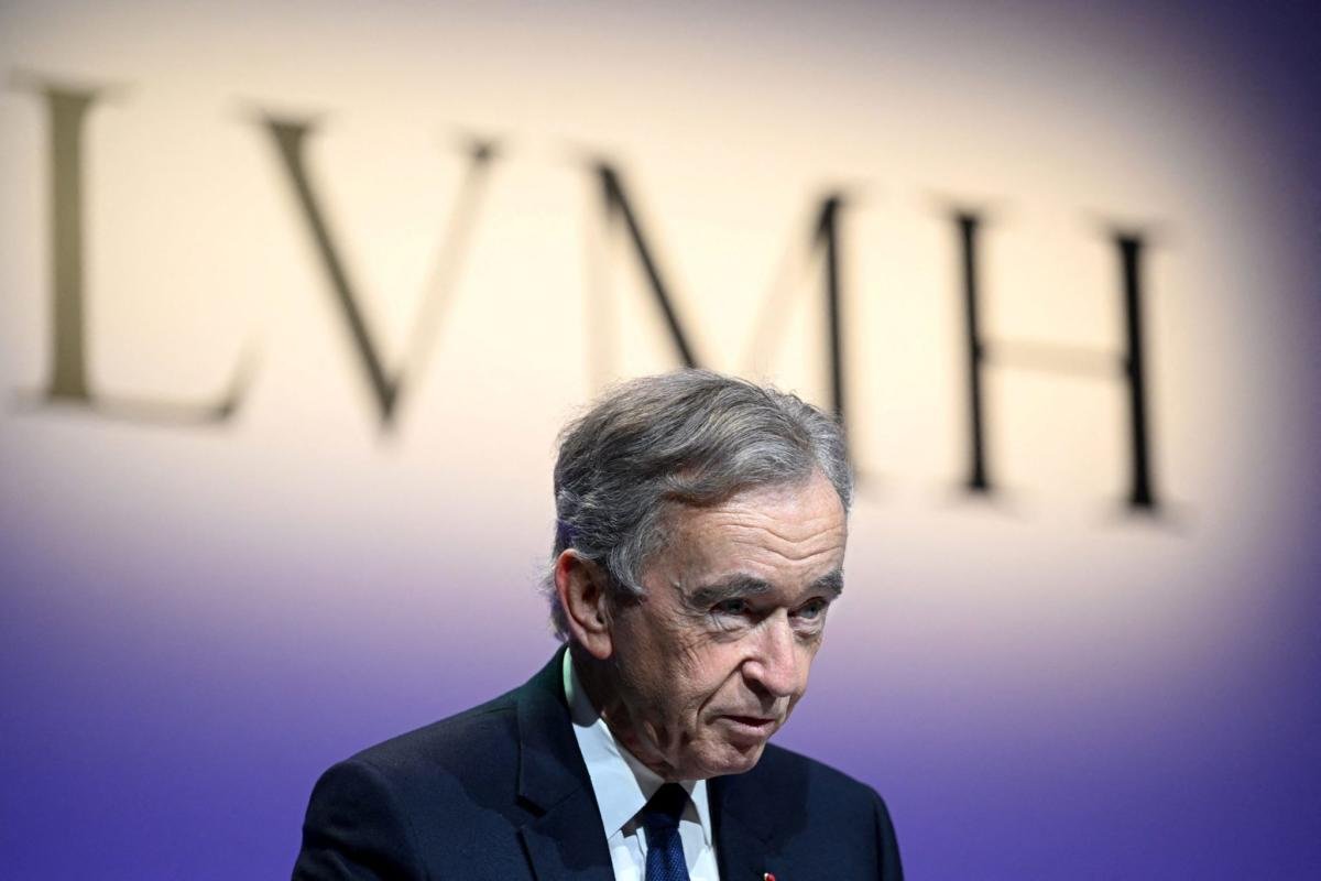 bernard-arnault-plummets-down-the-list-of-world’s-richest-men-after-a-$54-billion-collapse