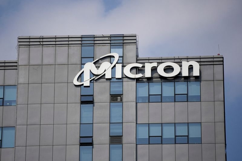 micron-forecasts-upbeat-quarterly-revenue-on-memory-chips-demand