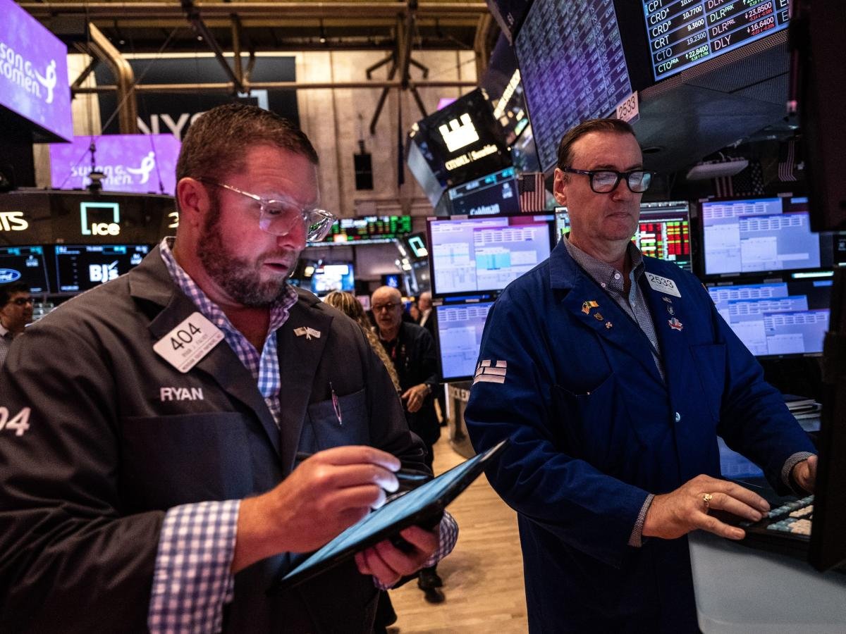 stock-market-today:-dow,-s&p-500-drop-as-rally-loses-steam-ahead-of-fresh-economic-data