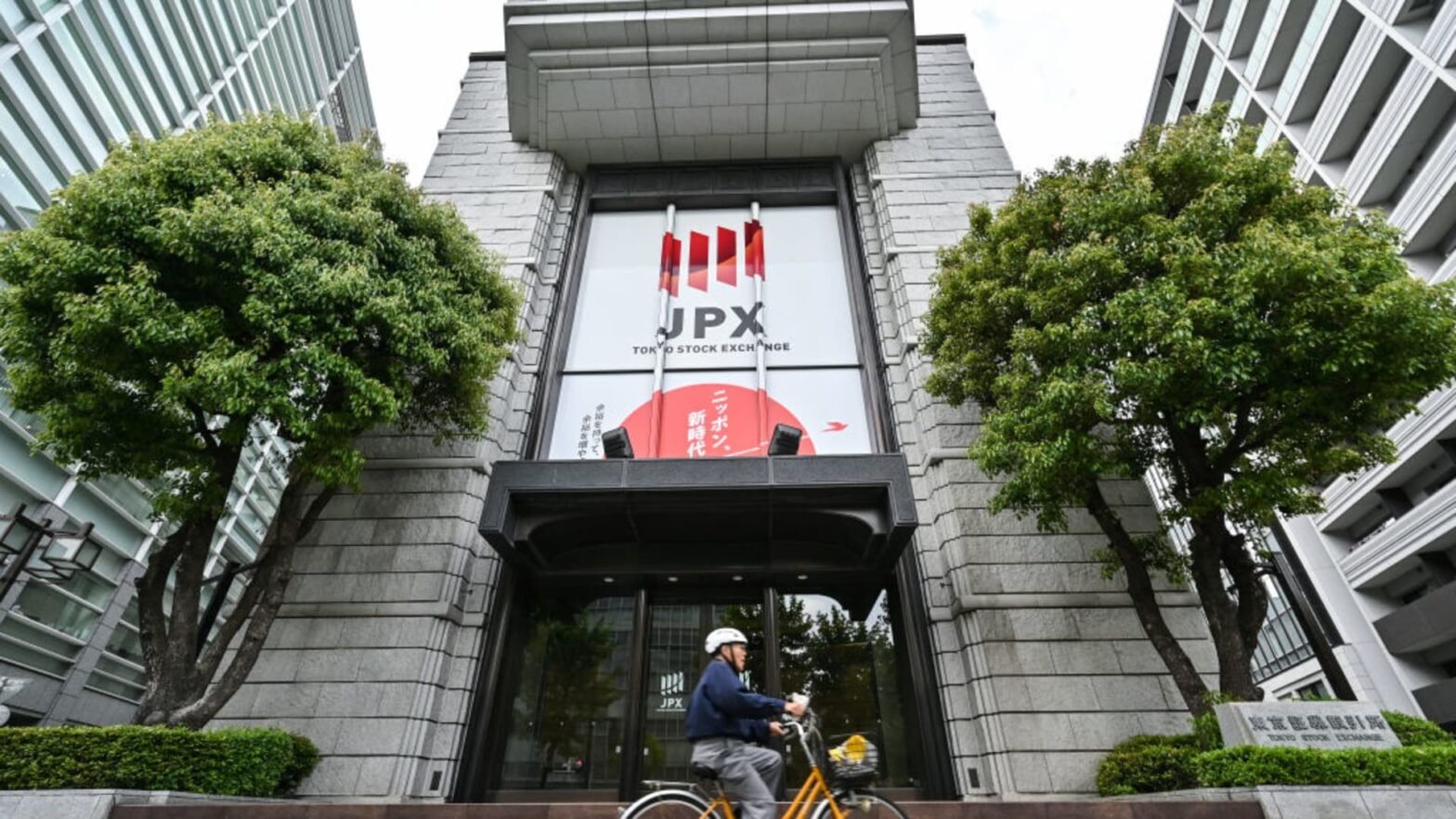 japan’s-nikkei-set-to-plunge-6%-with-asia-markets-on-course-for-mixed-open-ahead-of-china-data