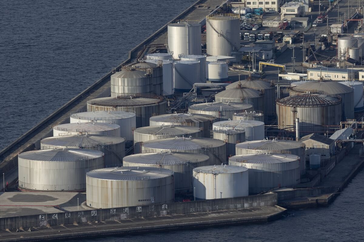 oil-leads-havens-higher-after-iran-strikes-israel:-markets-wrap