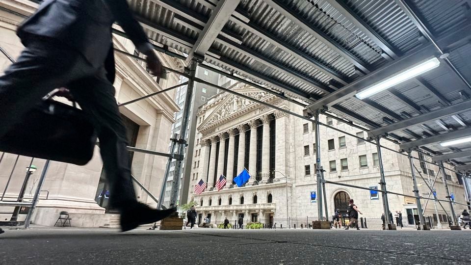 the-stock-market-is-off-to-its-best-start-to-a-year-since-1997-under-bill-clinton