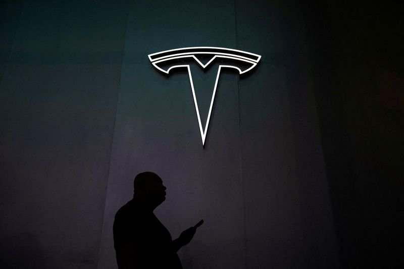 5-big-analyst-ai-moves:-jpmorgan-sees-significant-downside-risk-in-tesla-stock-by-investing.com