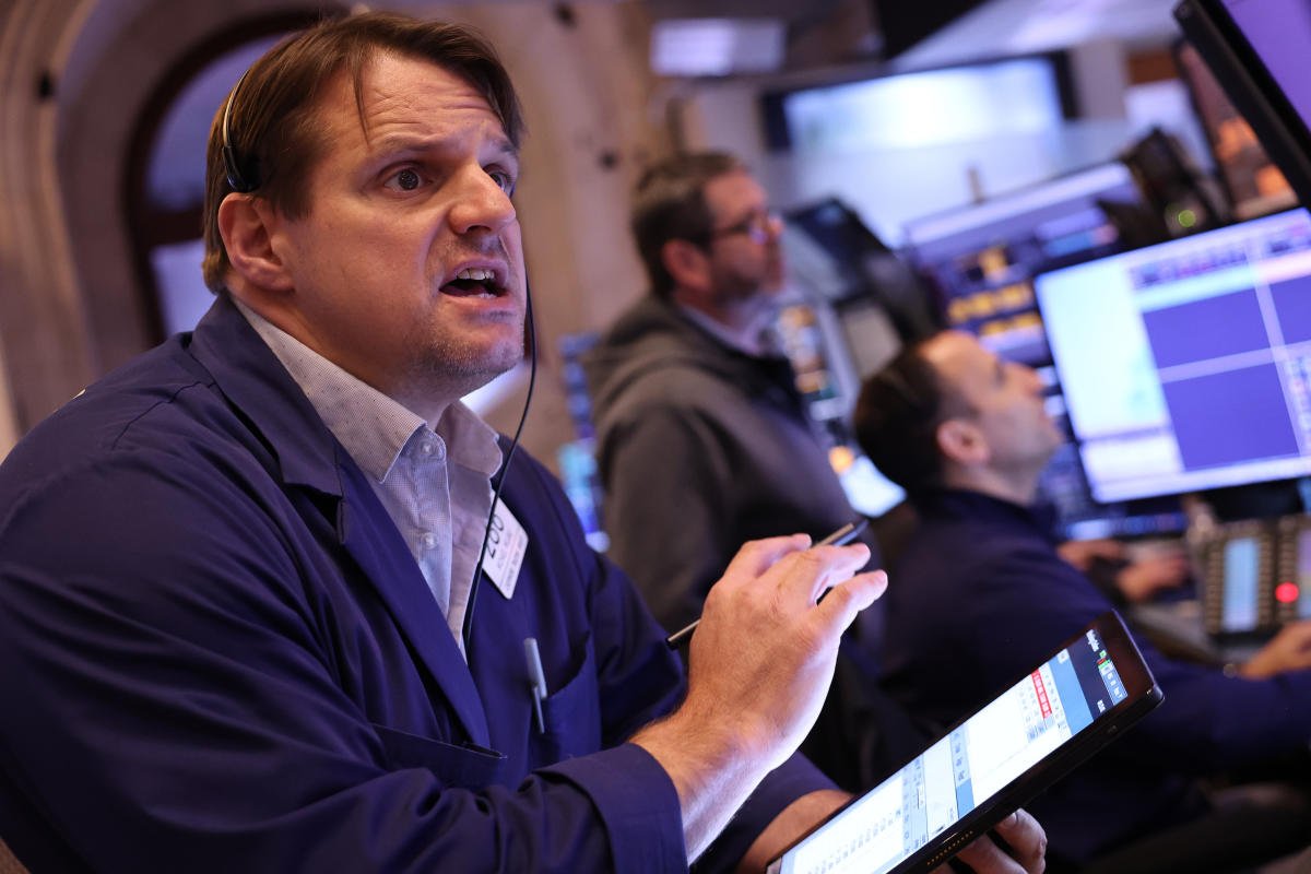 stock-market-today:-dow-rises,-nasdaq-slips-with-fed-and-google-breakup-in-focus