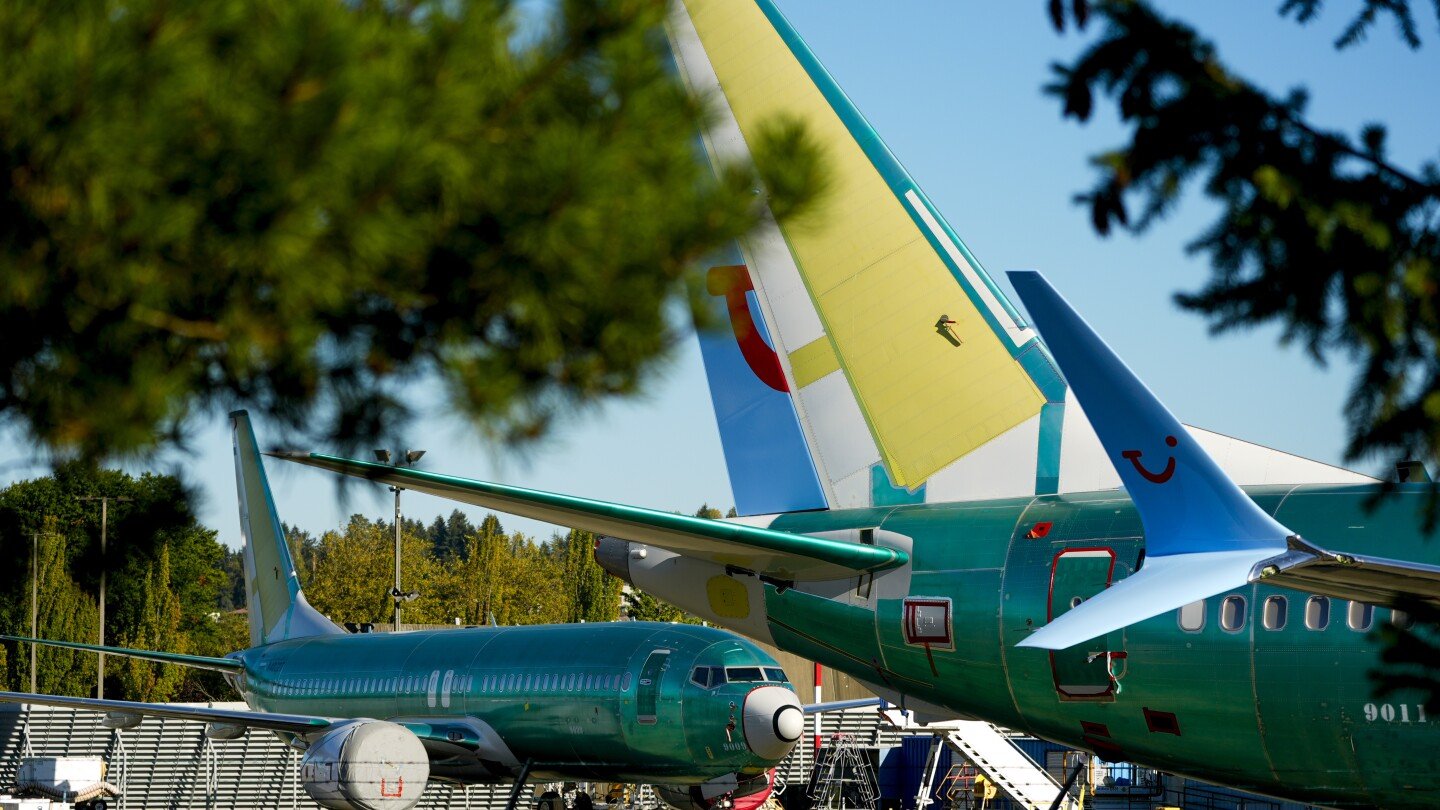 boeing-will-lay-off-10%-of-its-employees-as-a-strike-by-factory-workers-cripples-airplane-production