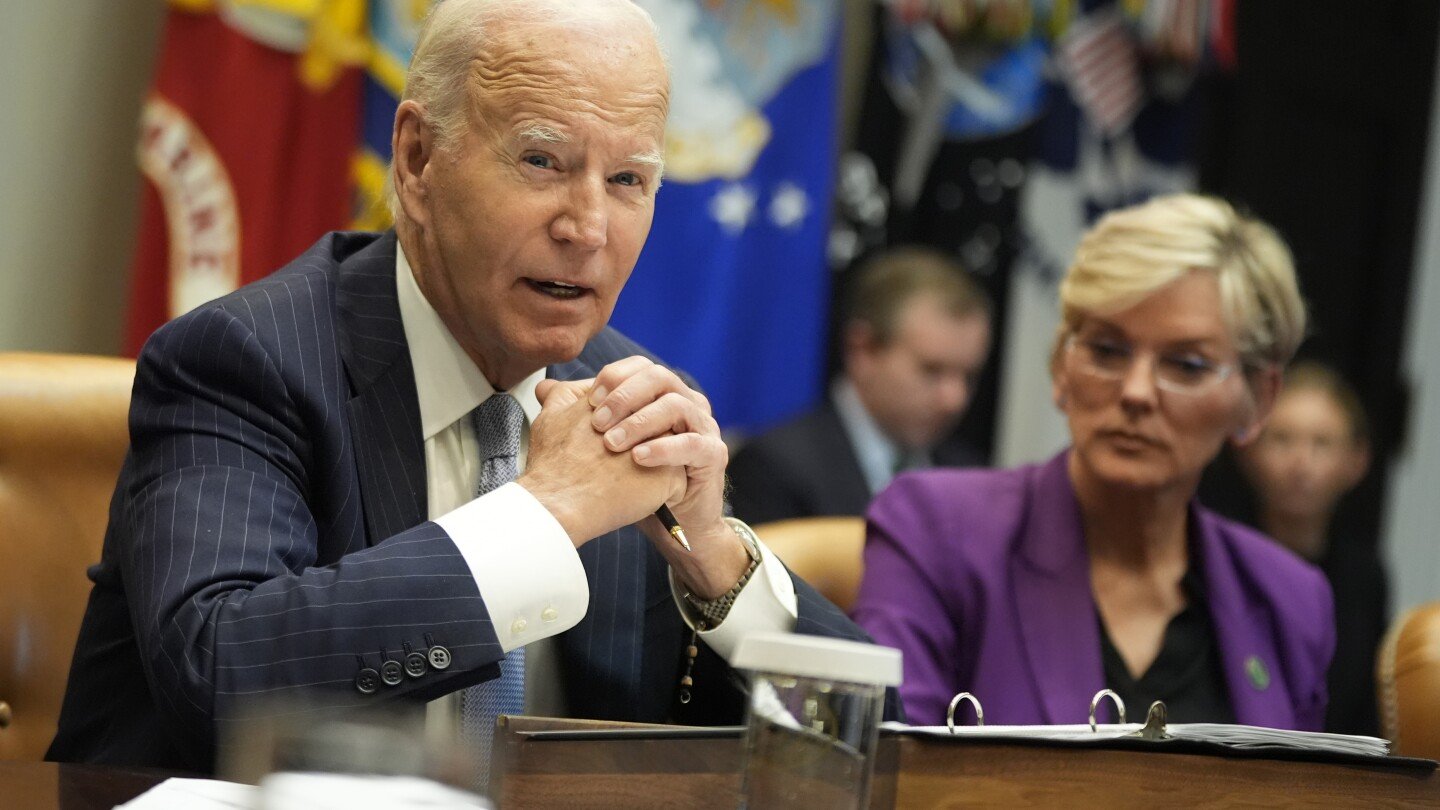 biden-will-survey-hurricane-milton-damage-in-florida,-harris-attends-church-in-north-carolina