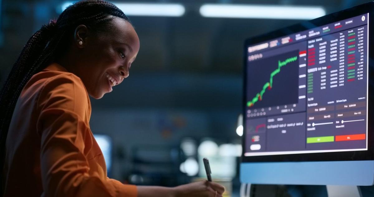 berkshire-hathaway-stock:-buy,-sell,-or-hold?
