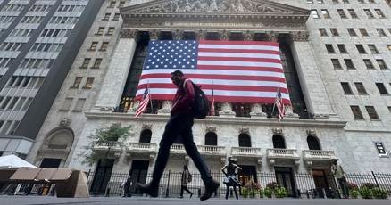 stock-market-today:-wall-street-drifts-around-its-records