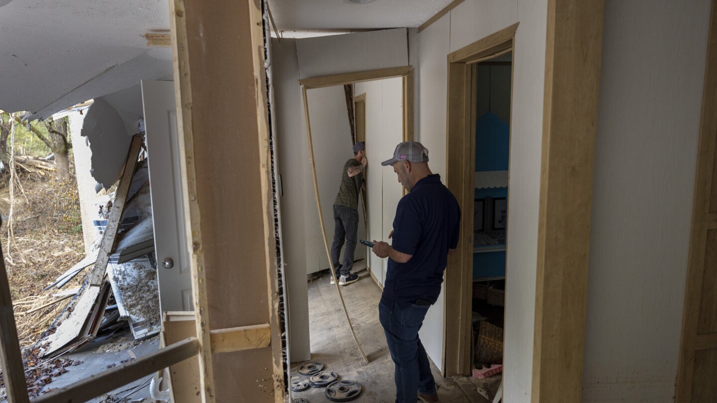 fema-workers-change-some-hurricane-recovery-efforts-in-north-carolina-after-receiving-threats