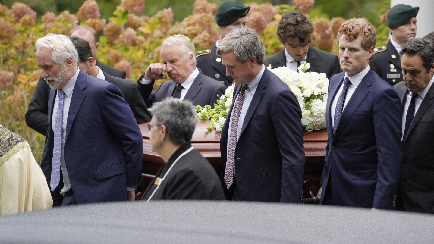 members-of-the-kennedy-family-gather-for-funeral-of-ethel-kennedy