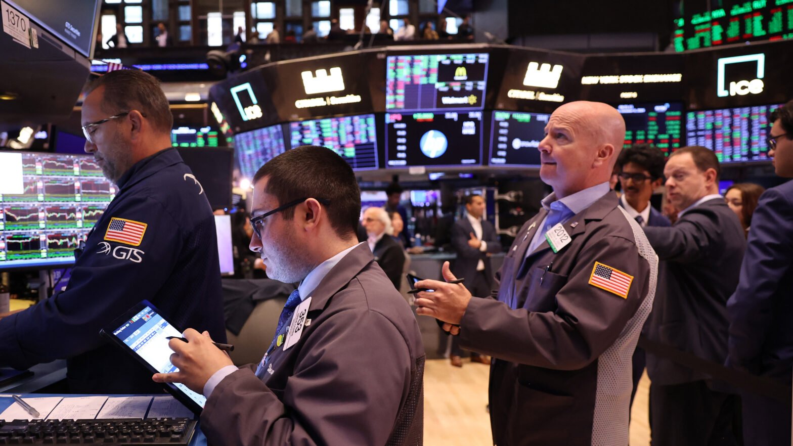 can-the-stock-market-keep-going-up?-market-watchers-think-so.