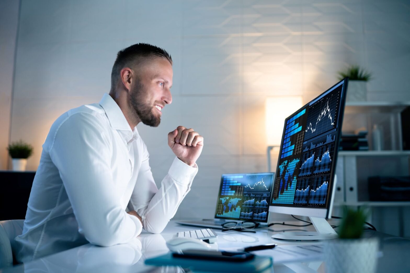 investing-$10,000-in-each-of-these-3-stocks-10-years-ago-would-have-made-you-$1.1-million
