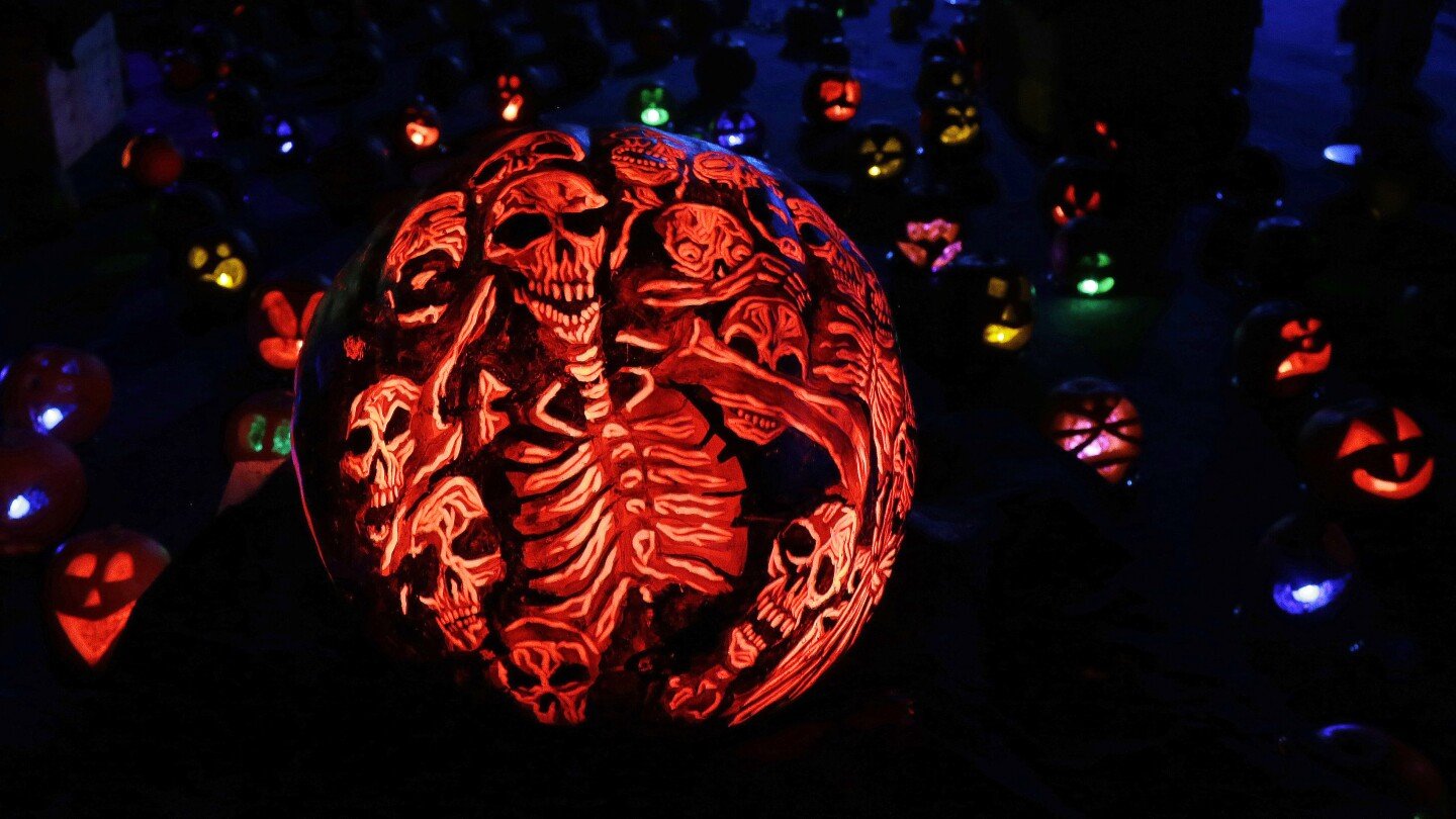 it’s-time-for-a-halloween-movie-marathon.-here’s-what-ap-had-to-say-about-10-iconic-horror-films