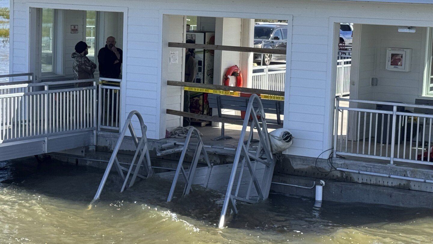 georgia-authorities-investigating-“catastrophic-failure”-of-dock-gangway-that-collapsed,-killing-7
