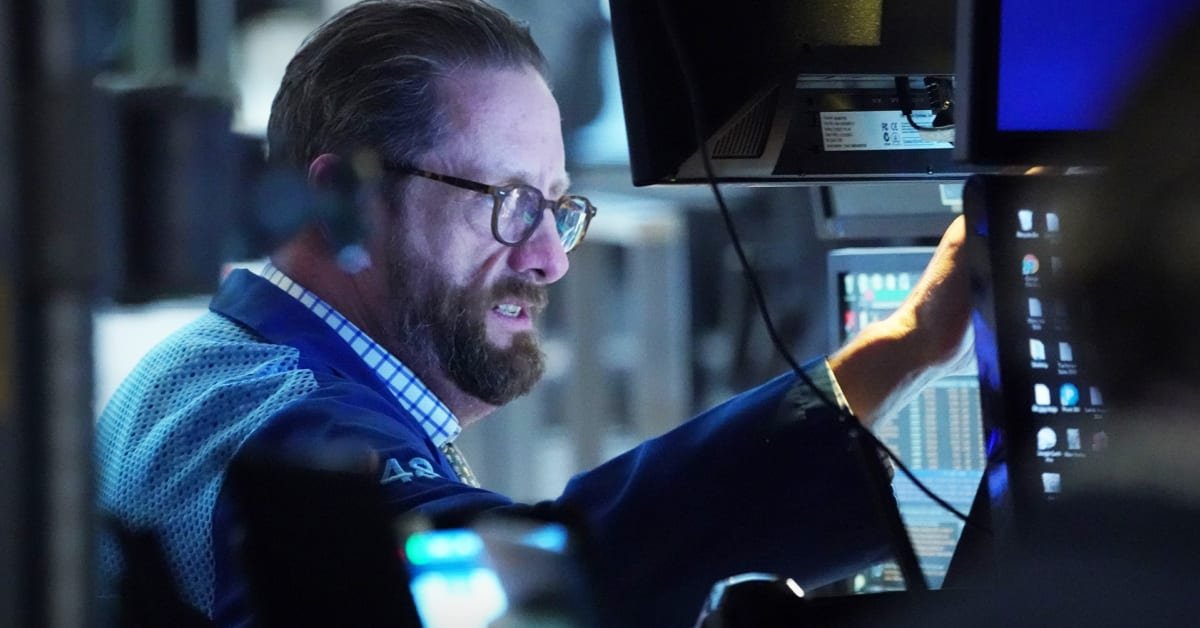 stock-market-today:-stocks-edge-lower-ahead-of-busy-earnings-week