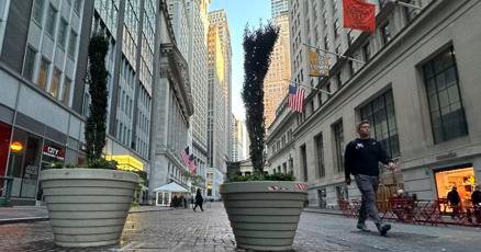 stock-market-today:-wall-street-edges-back-from-its-all-time-highs