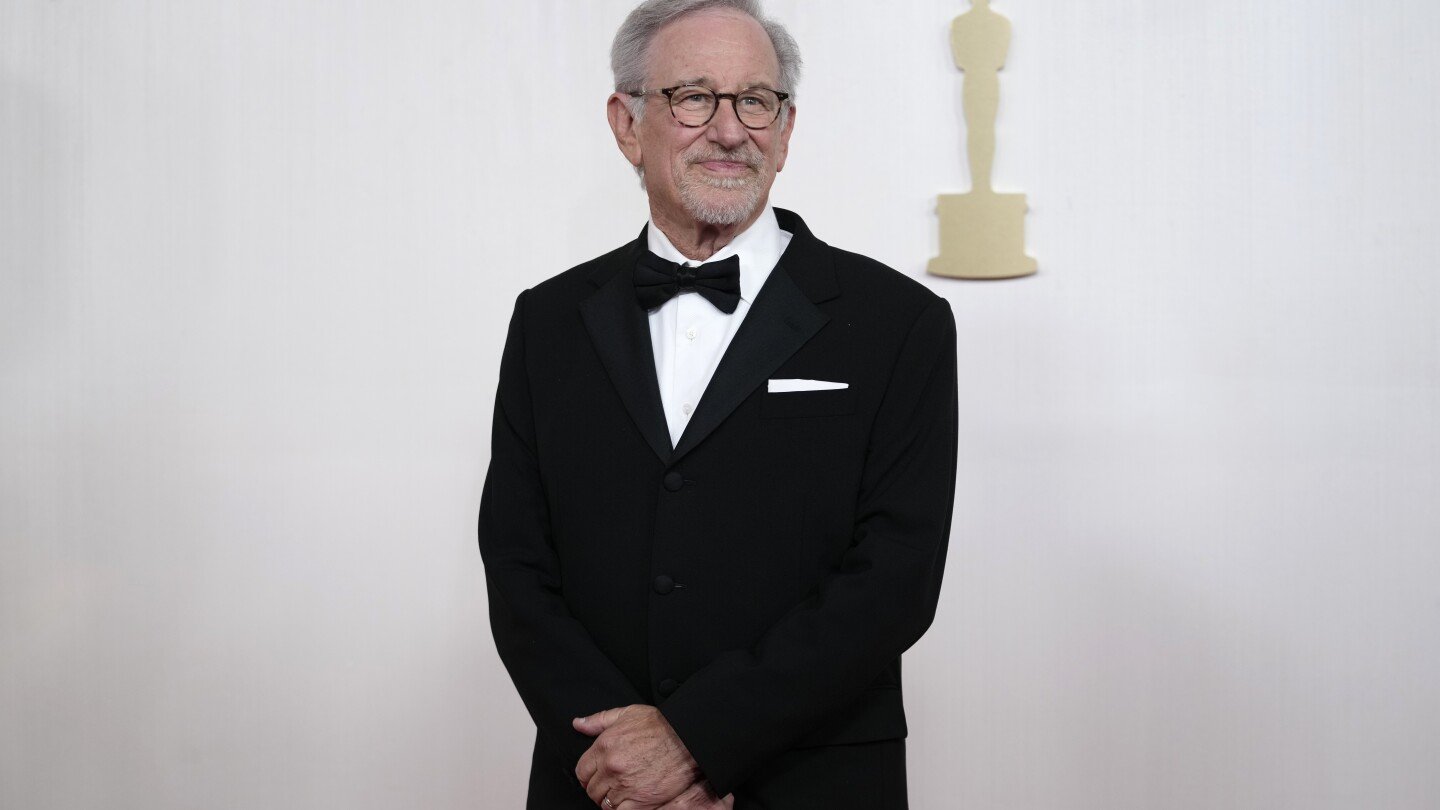 steven-spielberg,-spike-lee-and-ken-burns-among-recipients-of-national-medals-of-arts