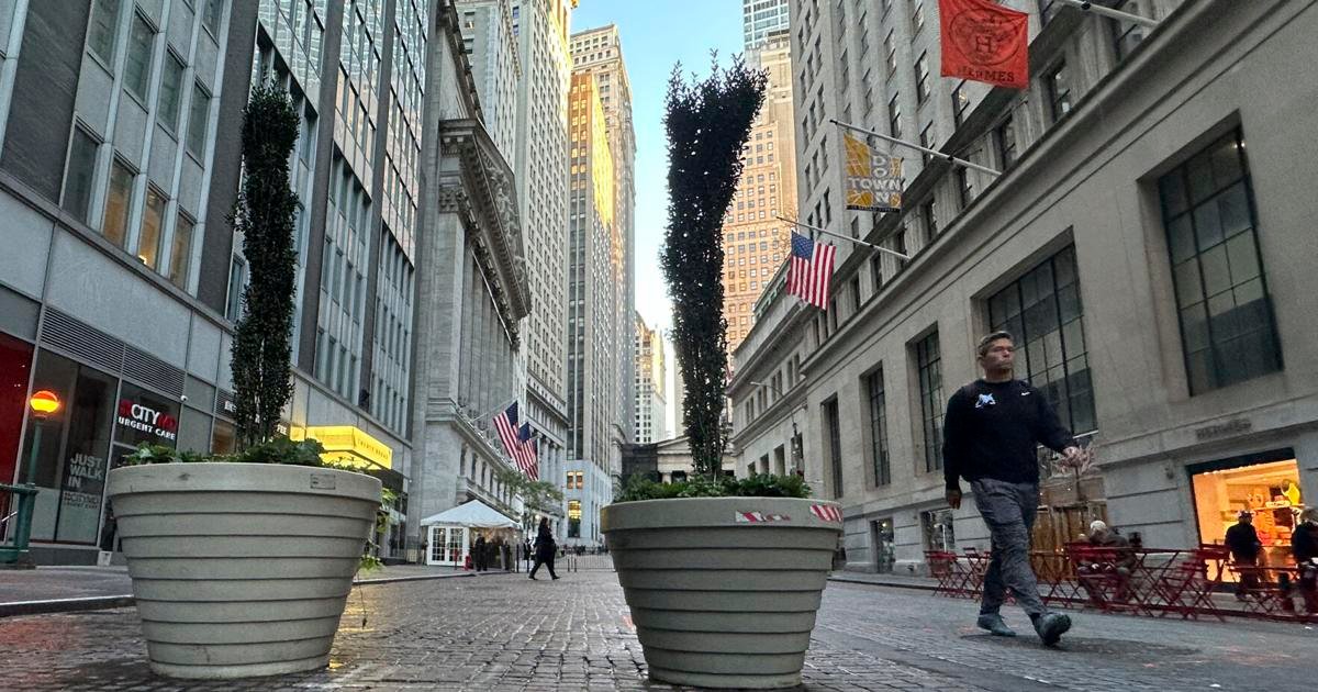 stock-market-today:-wall-street-pulls-back-from-its-records-ahead-of-a-big-week-for-profit-reports