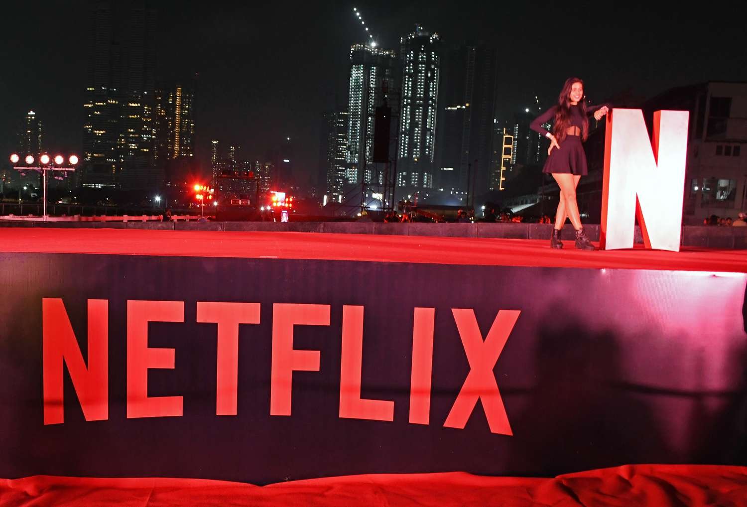 what-wall-street-analysts-think-of-netflix’s-stock-ahead-of-earnings