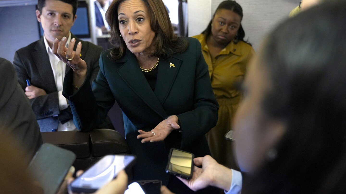 by-moving-to-podcasts,-harris-and-trump-are-turning-away-from-legacy-media-to-spread-their-messages