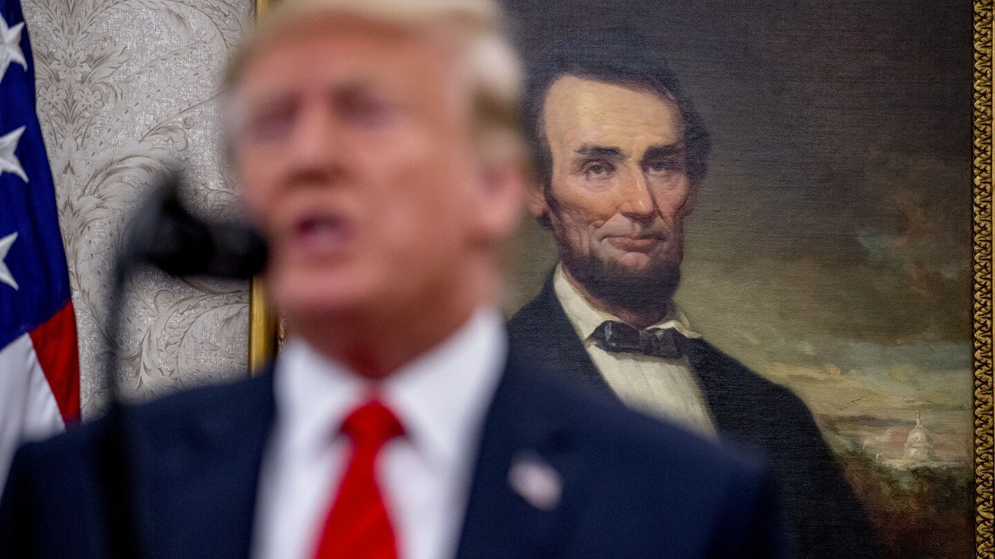 altogether-fitting-and-proper?-trump-repeatedly-compares-himself-to-abraham-lincoln