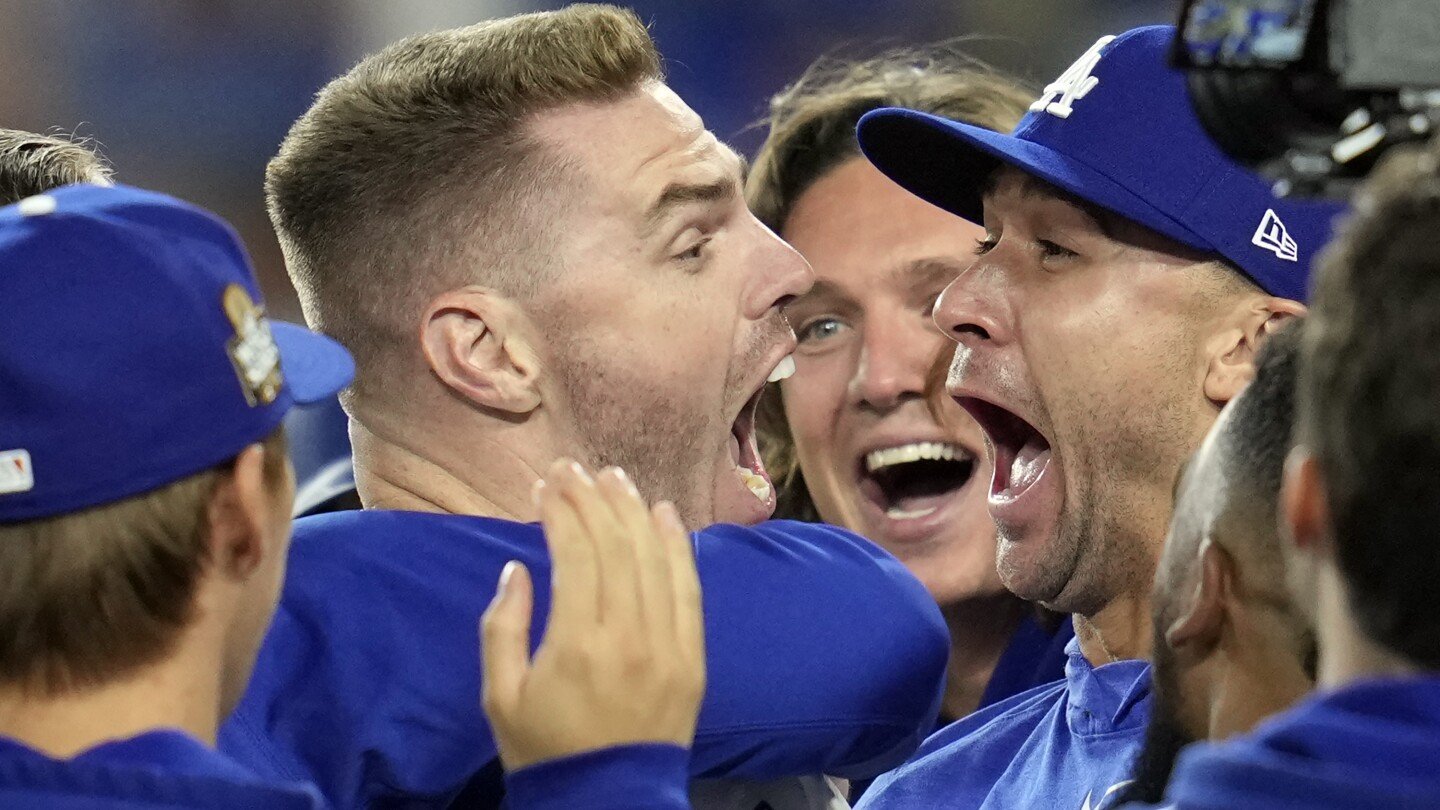 freeman-hits-1st-game-ending-slam-in-world-series-history-as-dodgers-top-yankees-6-3-in-opener