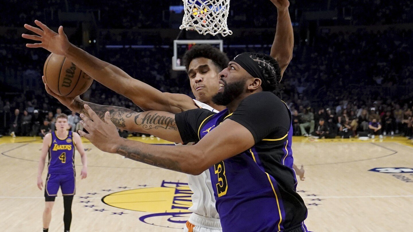 reddick’s-plan-to-give-davis-an-increased-role-has-led-to-2-0-start-for-lakers