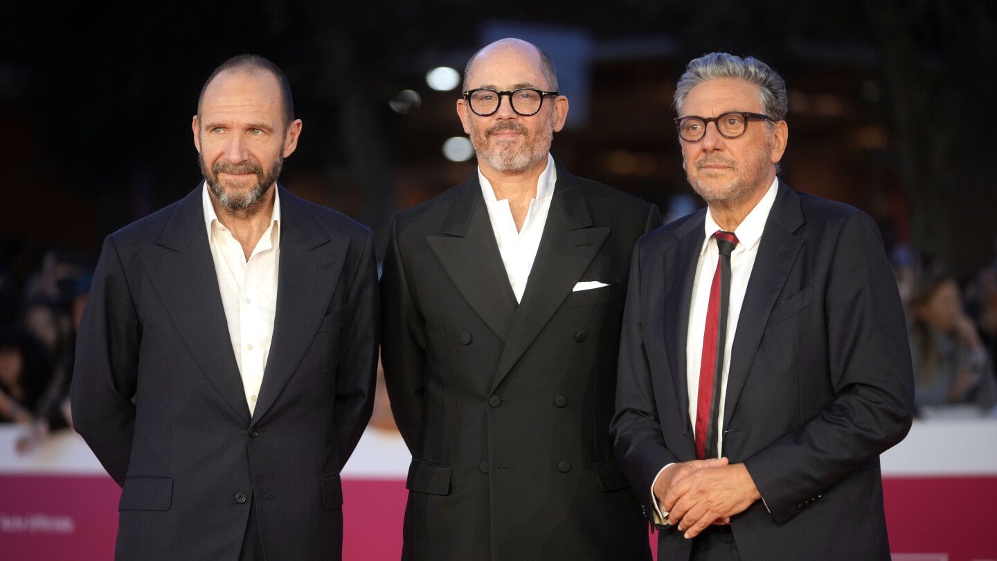 a-thriller-about-electing-a-pope-draws-crowds-at-the-rome-film-festival-near-the-vatican