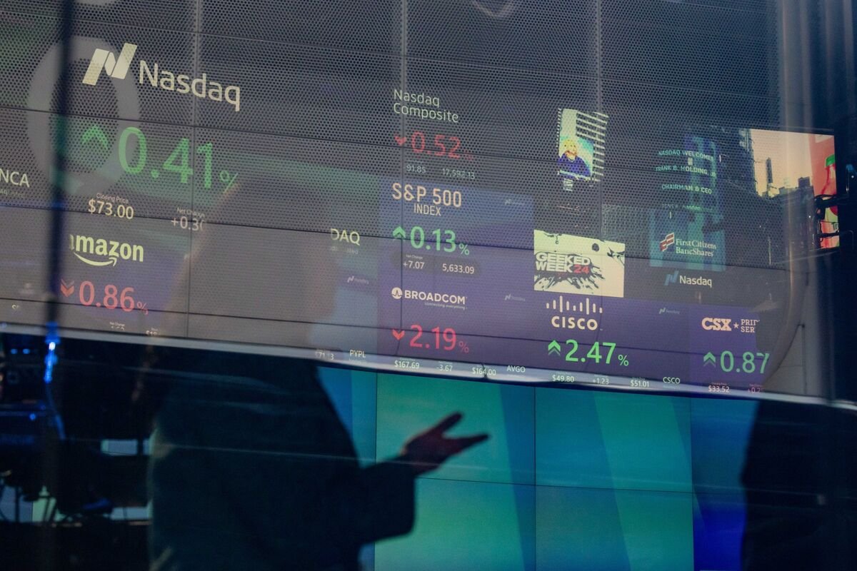 big-tech-stocks-lose-some-of-their-aura-as-earnings-growth-slows