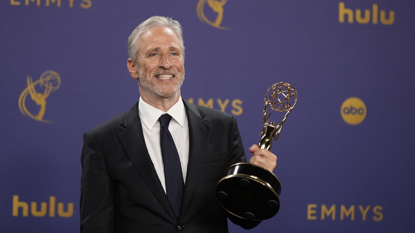 jon-stewart-will-remain-‘daily-show’-host-on-mondays-through-2025