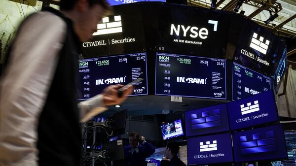 wall-street-today:-us-stocks-climb-ahead-of-big-tech-earnings