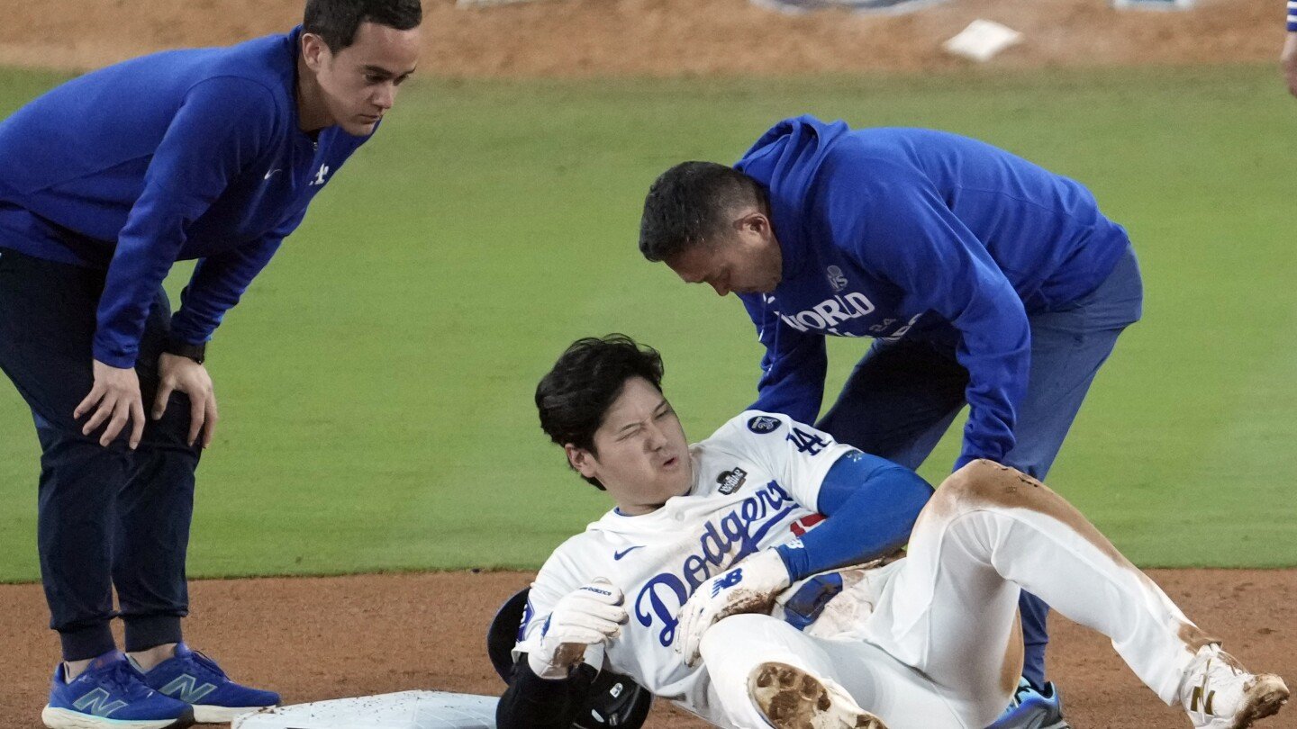 shohei-ohtani-leading-off-for-dodgers-in-world-series-game-3,-two-days-after-dislocating-shoulder