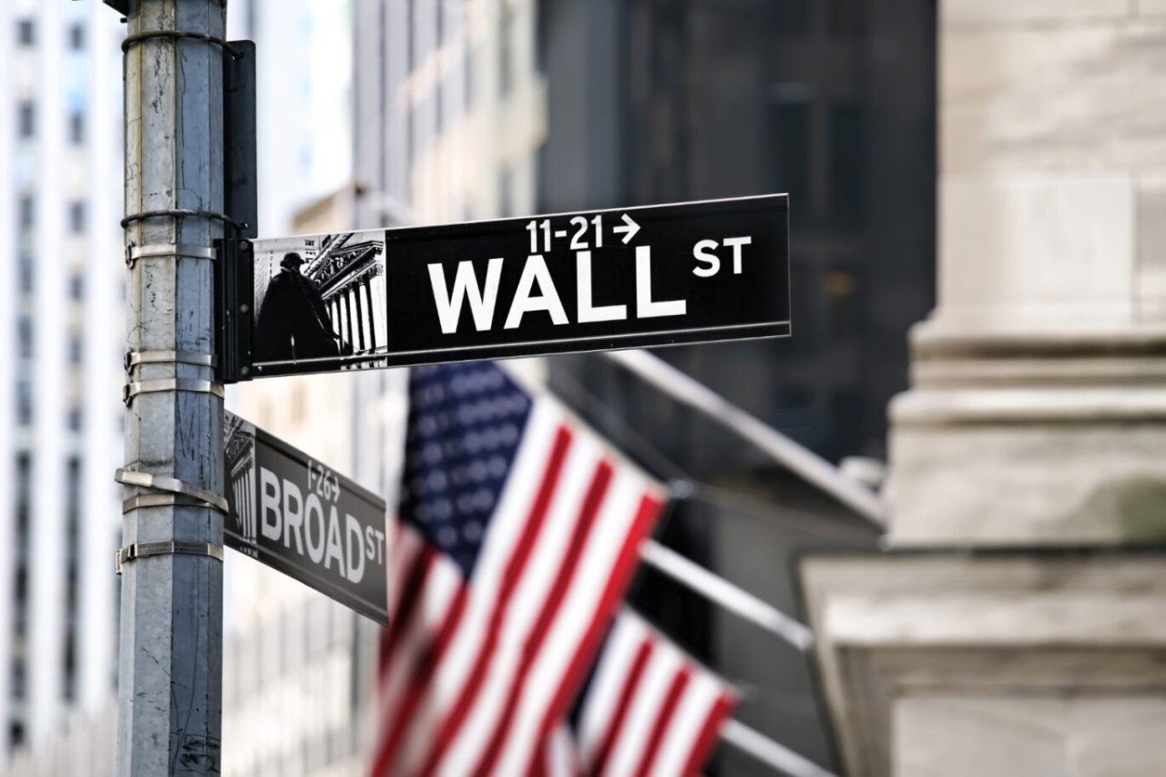 2024-us-elections:-impact-on-stock-market-sectors-under-trump-vs.-harris