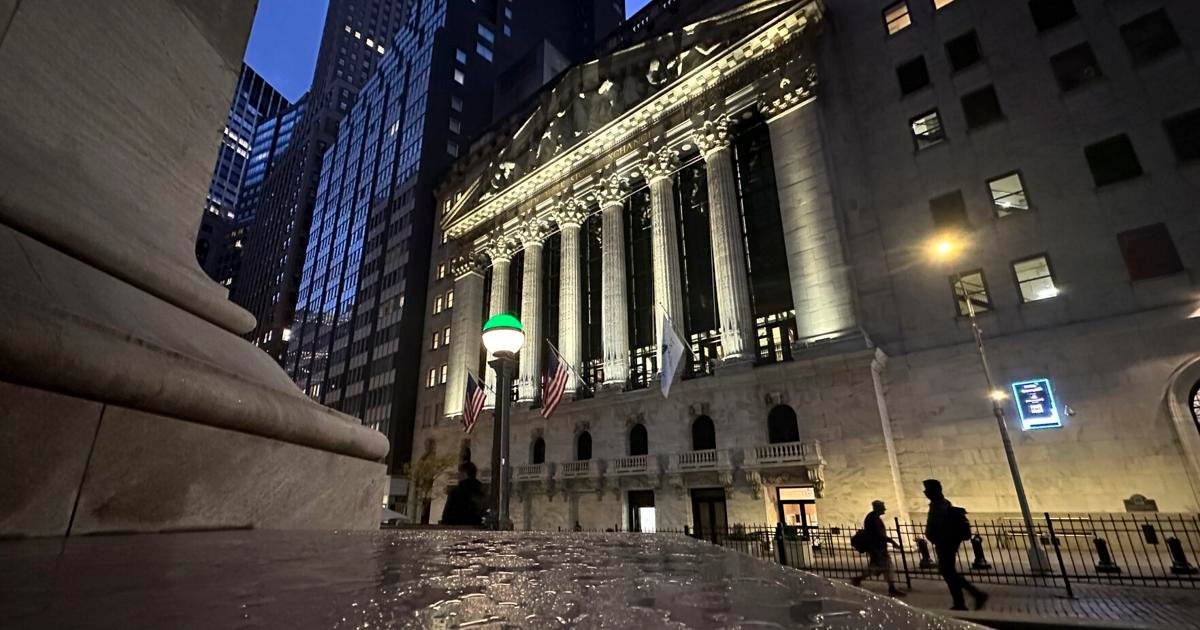 stock-market-today:-rising-tech-stocks-send-nasdaq-to-a-record-as-most-of-wall-street-stumbles