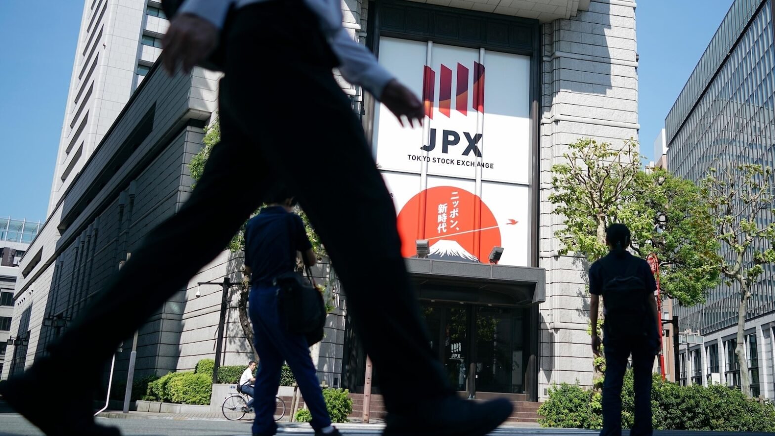 stock-market-today:-asia-shares-decline-as-investors-await-earnings,-us-elections-and-economic-data