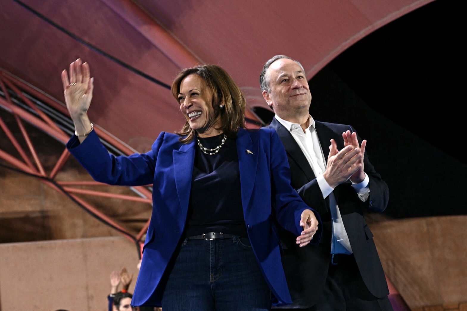 kamala-harris-will-win,-according-to-stock-market-election-indicator