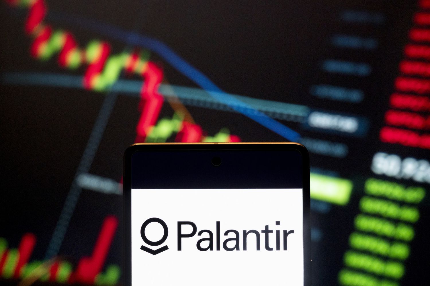 palantir’s-stock-is-soaring—while-analysts-are-calling-for-a-slide