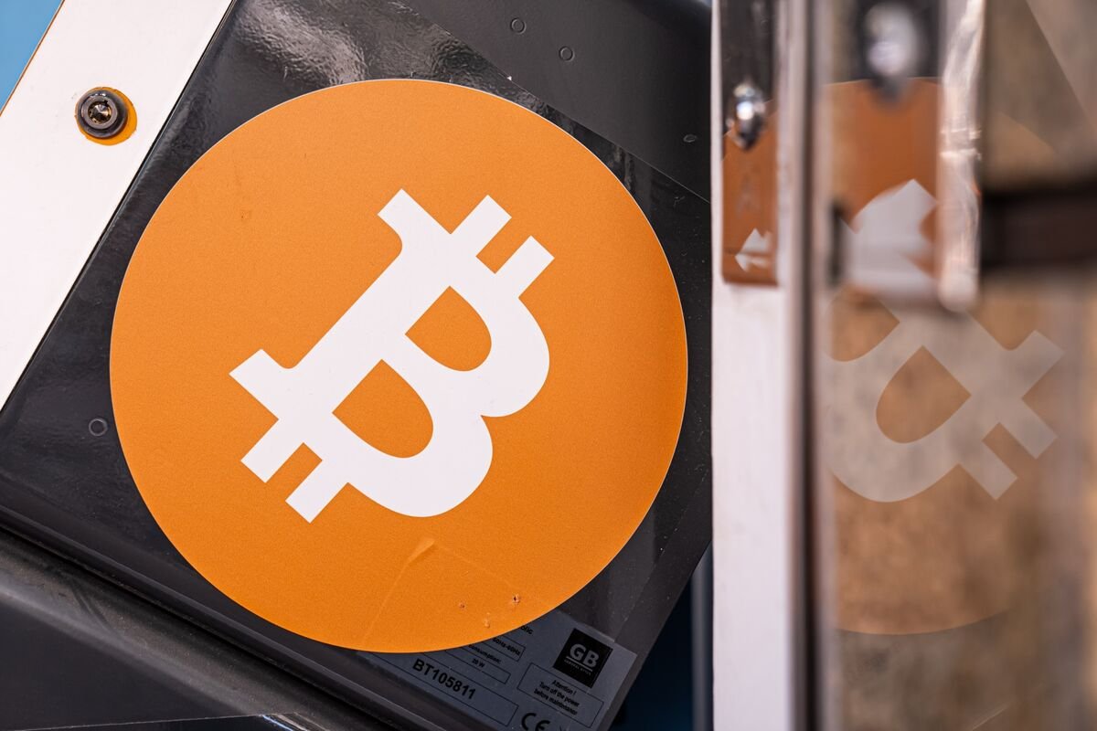 asian-stocks-set-to-fall,-bitcoin-passes-$80,000:-markets-wrap