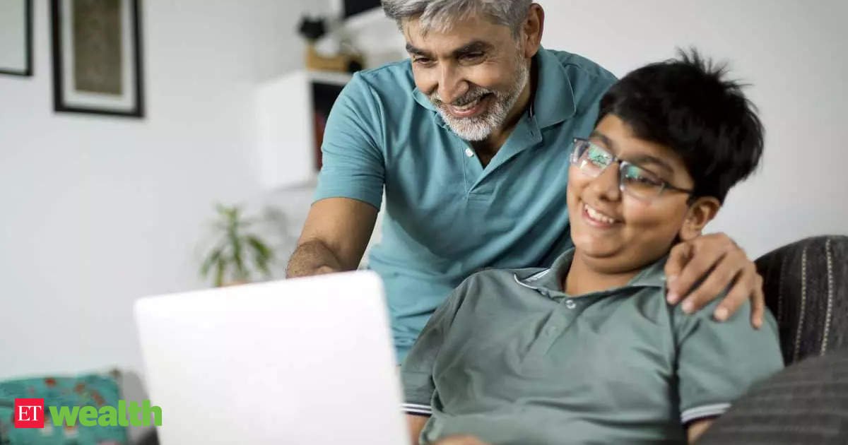 start-equity-investing-early:-how-to-teach-your-teen-to-invest-in-the-stock-market