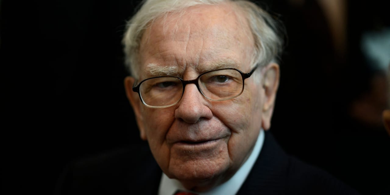 warren-buffett’s-growing-cash-hoard-makes-stock-market-bulls-nervous.-should-it?