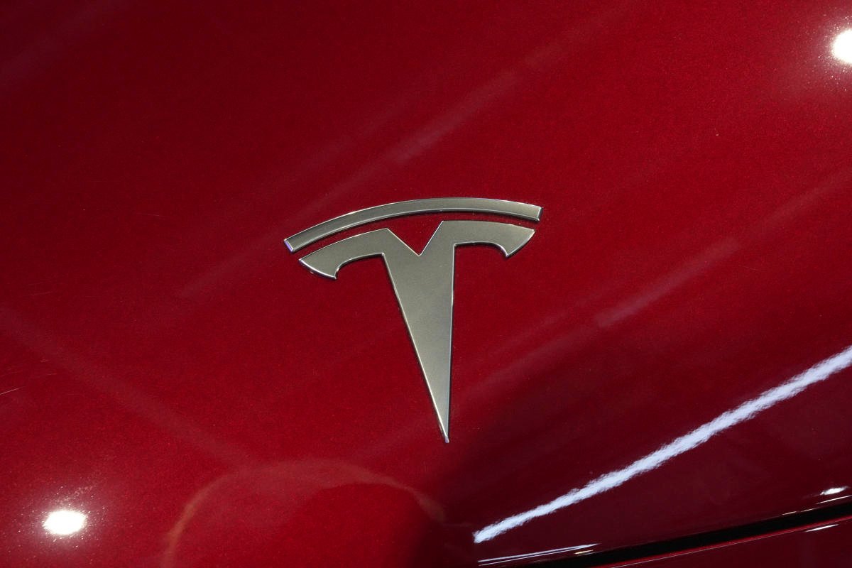 tesla-stock-soars-10%-as-wall-street-grows-more-bullish-after-‘gamechanger’-election