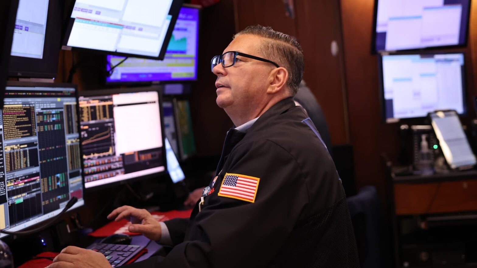 stock-futures-open-little-changed-ahead-of-major-earnings-reports:-live-updates