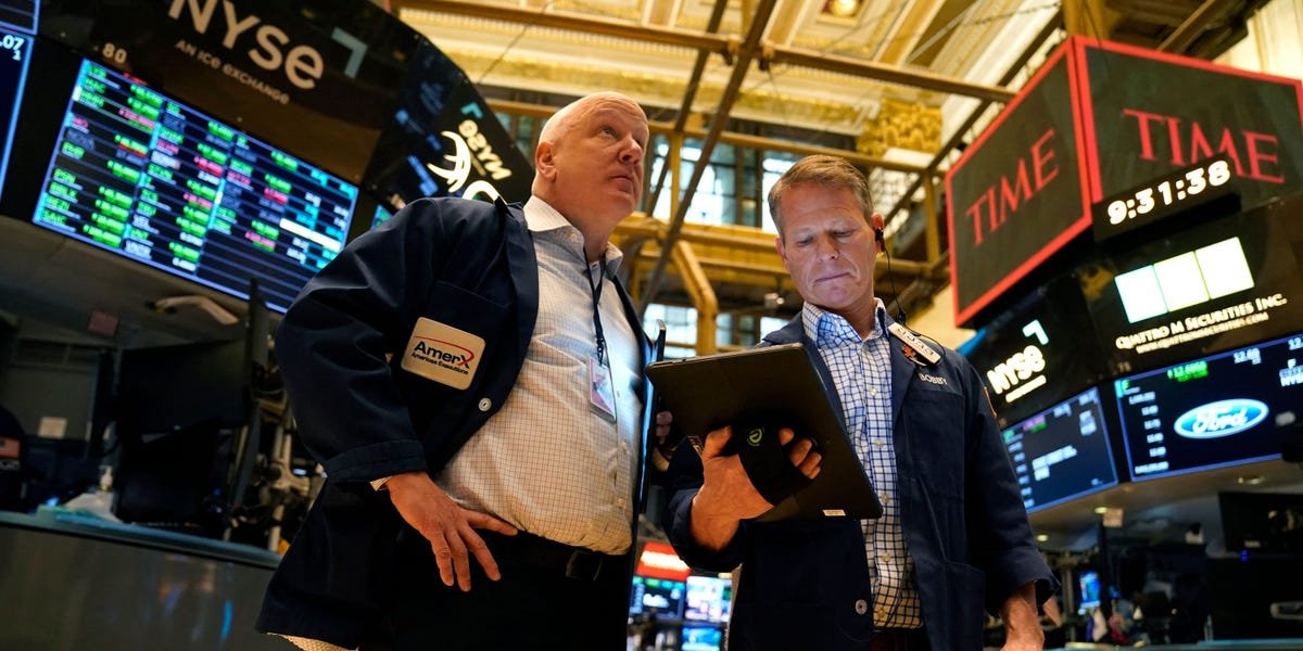 stock-market-today:-indexes-dip-ahead-of-nvidia-earnings-as-traders-weigh-russia-ukraine-tensions